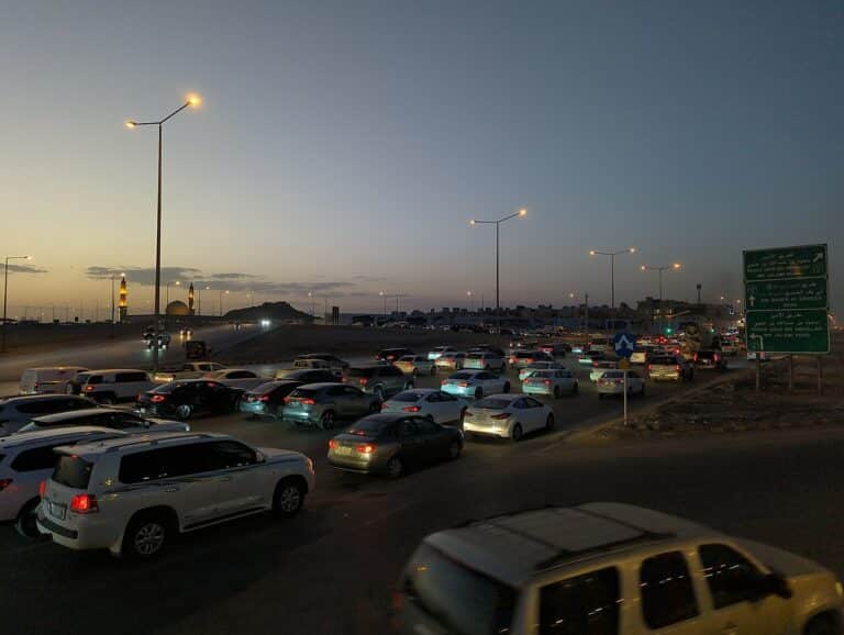 تأمين السيارات في السعودية — سيارات في حي النرجس بالرياض